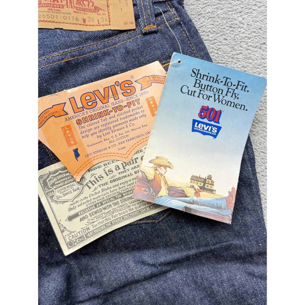 Vtg. Levi's 501, 26501-0116, USA, 1970s Comic Strip Wash Instruction, 24x33 - Picture 8 of 10